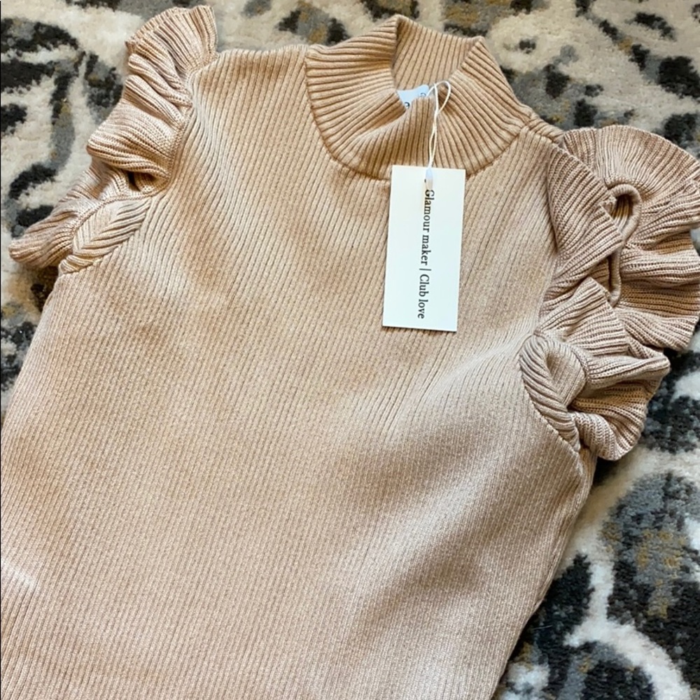 Beige/blush sweater dress with puff sleeves